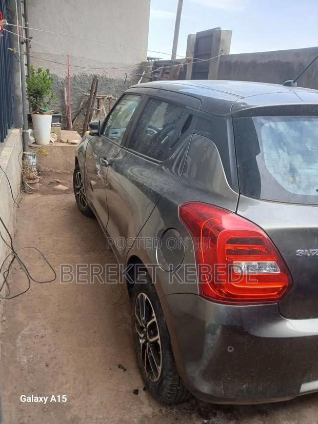Suzuki Swift 2021 Gray