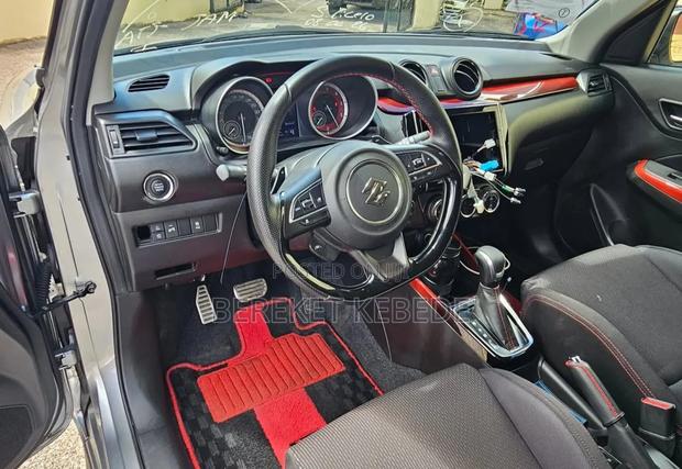 Suzuki Swift 2021 Gray