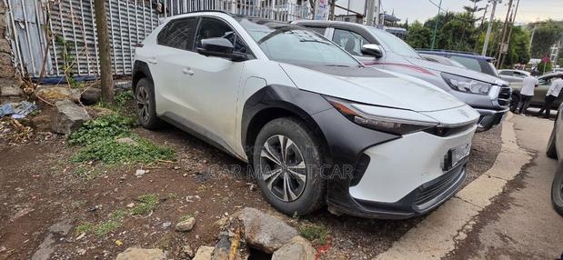 Toyota bZ4X 71.4 kWh FWD 2022 White