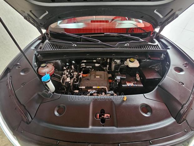 BYD Yuan Up 32 kWh FWD 2024 Gray