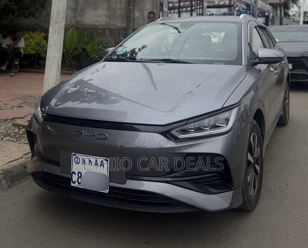 BYD E2 43 kWh 94 hp FWD 2025 Gray