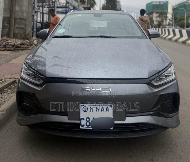 BYD E2 43 kWh 94 hp FWD 2025 Gray