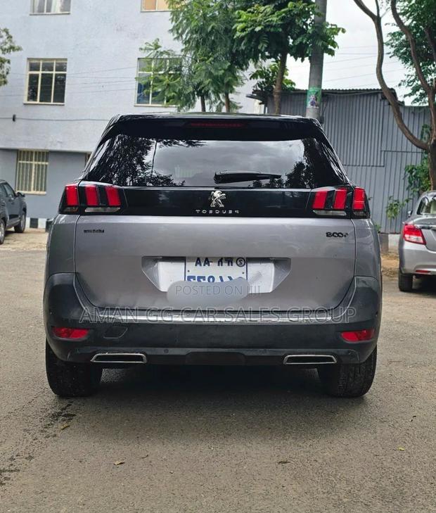 Peugeot 5008 2020 Gray