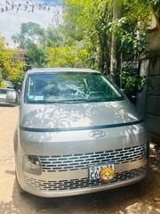 Hyundai Staria 2023 Silver for sale