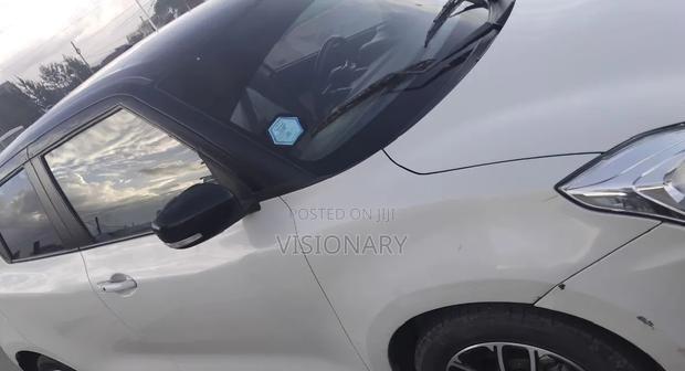 Suzuki Swift 2022 White