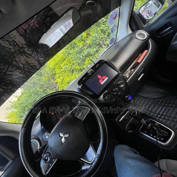 Mitsubishi Attrage 2021 Silver