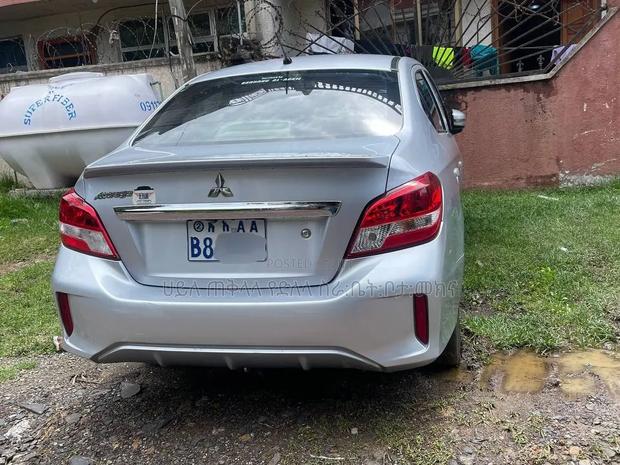 Mitsubishi Attrage 2021 Silver