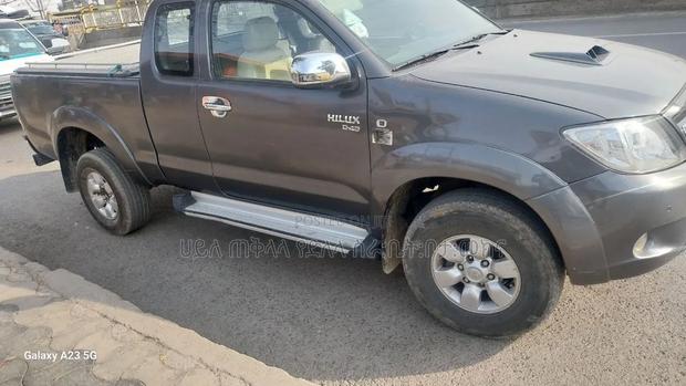 Toyota Hilux 2007 Gray