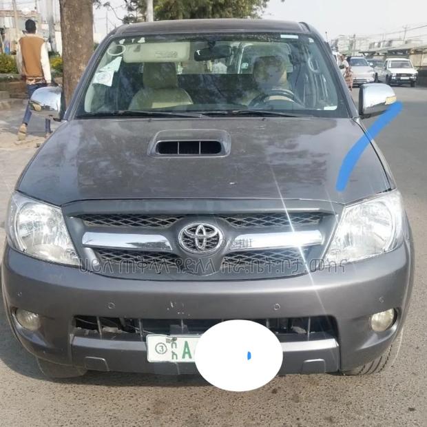 Toyota Hilux 2007 Gray