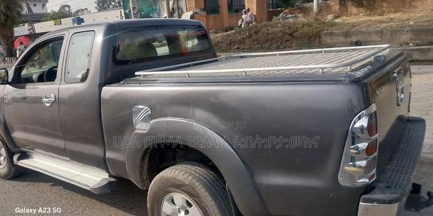 Toyota Hilux 2007 Gray