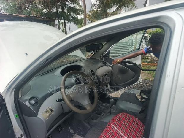 Toyota Vitz 2003 Silver