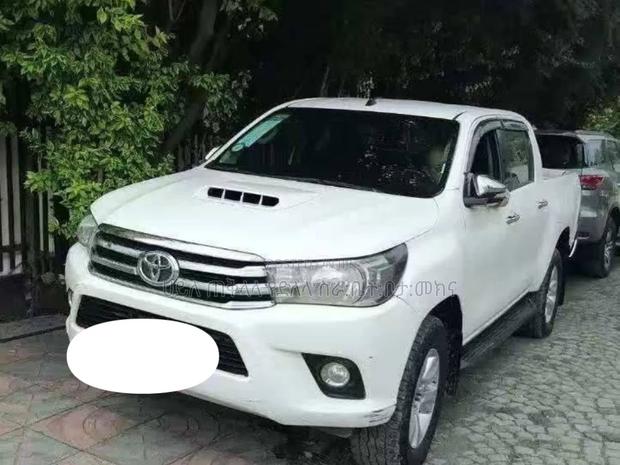 Toyota Hilux 2017 Off white
