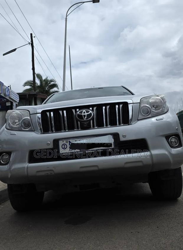 Toyota Land Cruiser Prado 2012 Silver