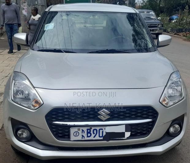 Suzuki Swift 2021 Silver