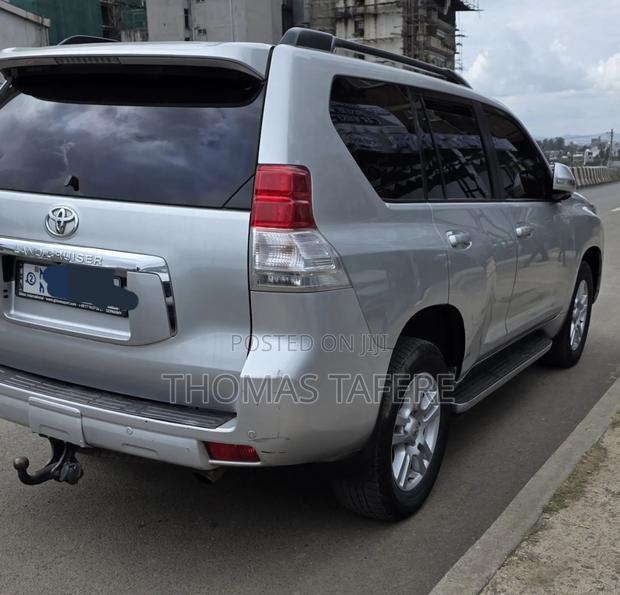 Toyota Land Cruiser 2012 Silver