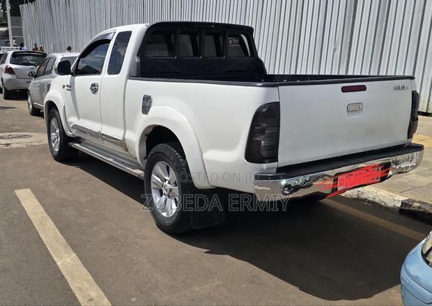 Toyota Hilux 2.5 D-4D Extra Cab 2008 White