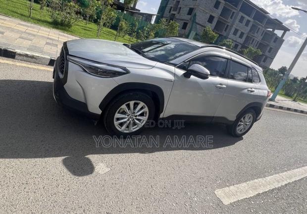 Toyota Corolla Cross Hybrid 2023 Silver