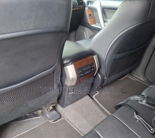 Toyota Land Cruiser Prado 2012 Silver