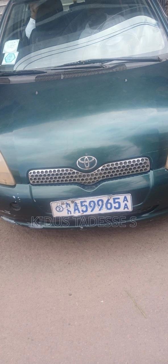 Toyota Vitz 2002 Green