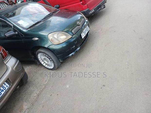 Toyota Vitz 2002 Green