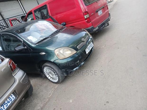Toyota Vitz 2002 Green