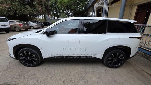 Toyota bZ3 2025 White