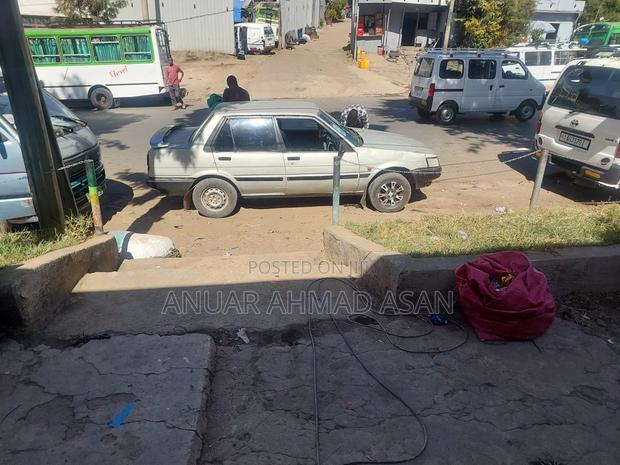 Toyota Corolla 1987 Silver
