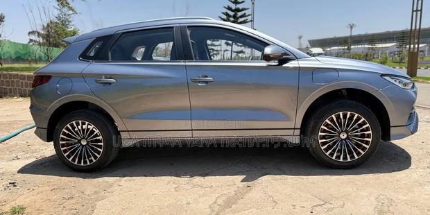 BYD E2 43 kWh 94 hp FWD 2025 Gray