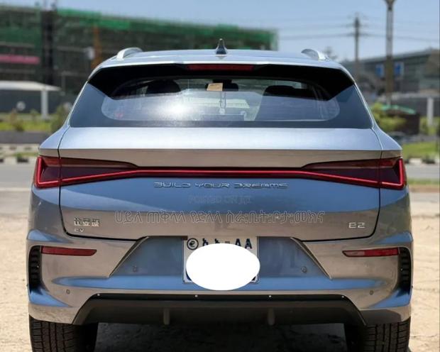 BYD E2 43 kWh 94 hp FWD 2025 Gray