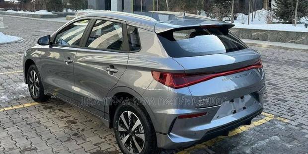 New BYD E2 43 kWh 94 hp FWD 2025 Gray