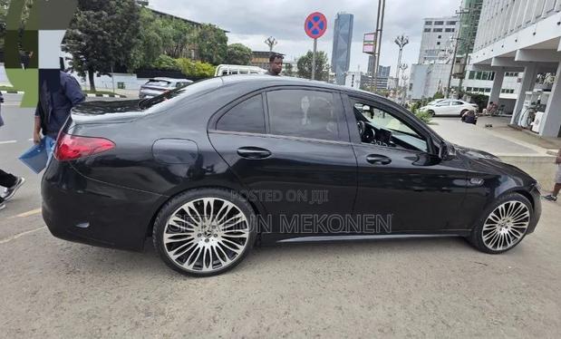Mercedes-Benz C220 2017 Black