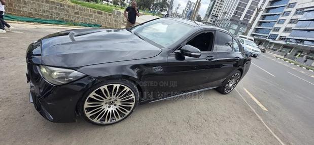 Mercedes-Benz C220 2017 Black
