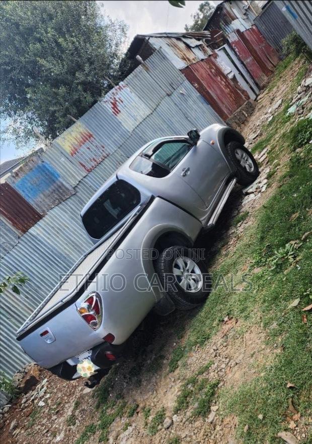 Mitsubishi L200 2008 Blue