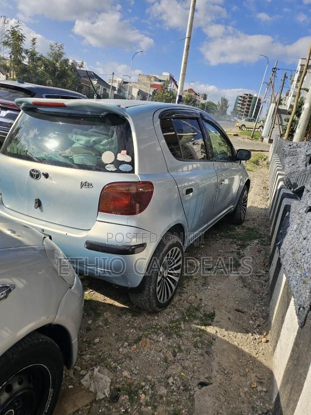 Toyota Vitz 2004 Blue