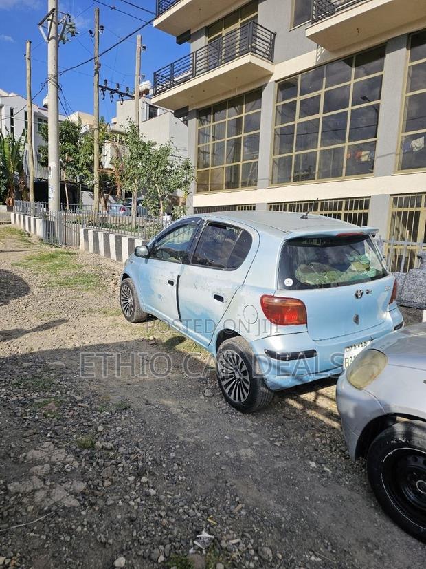 Toyota Vitz 2004 Blue