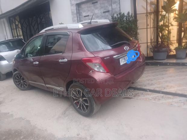 Toyota Yaris 2012 Burgundy