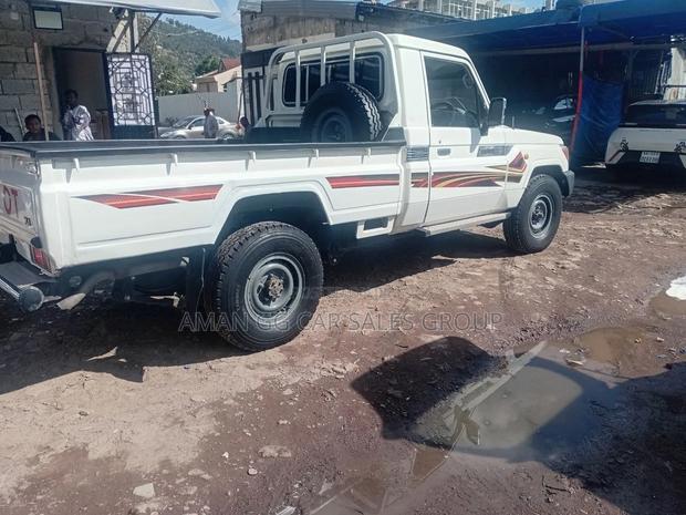 Toyota Land Cruiser 2014 White
