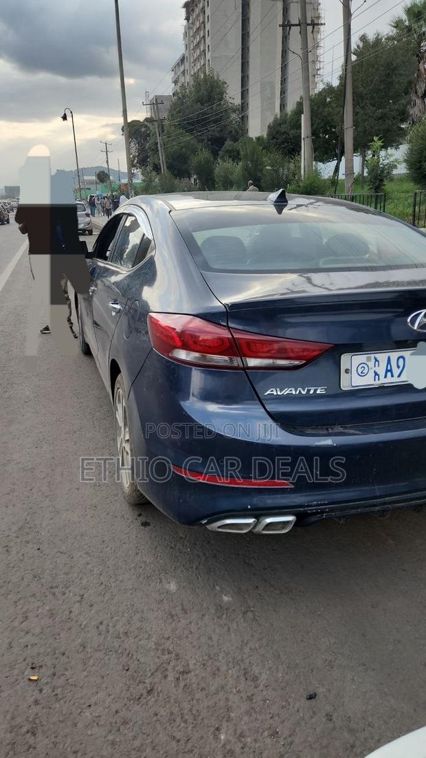 Hyundai Avante 2017 Blue