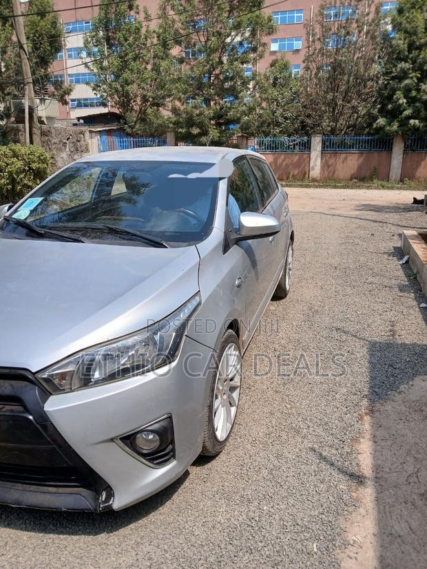 Toyota Yaris 2015 Silver