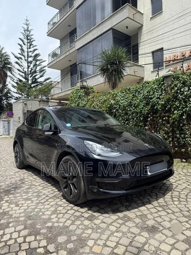 Tesla Model Y 2023 Black