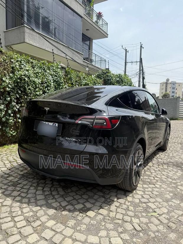 Tesla Model Y 2023 Black