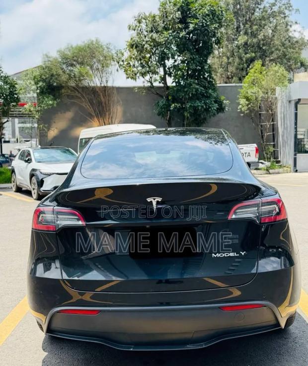Tesla Model Y 2024 Black