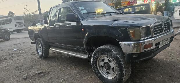 Toyota Hilux 1995 Black