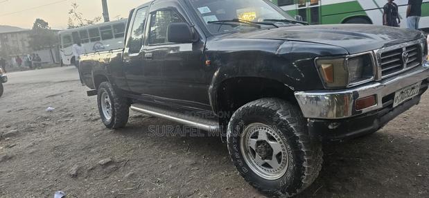 Toyota Hilux 1995 Black