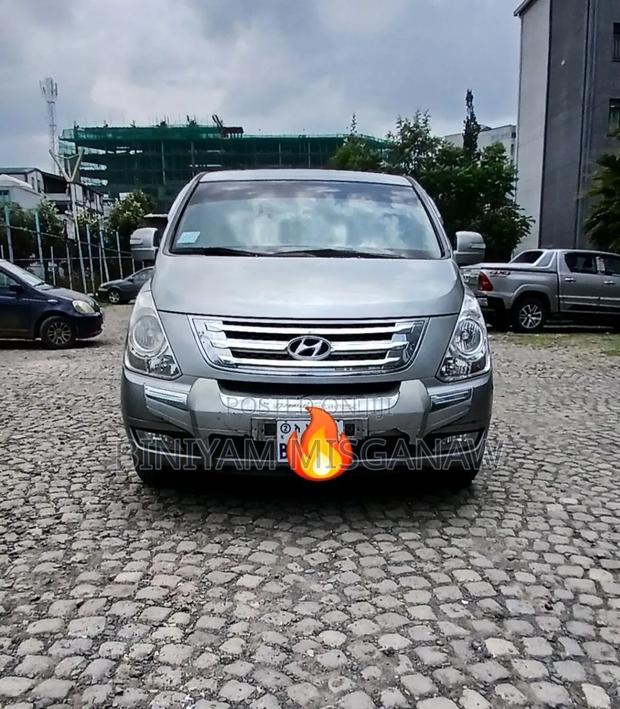Hyundai H1 2015 Silver
