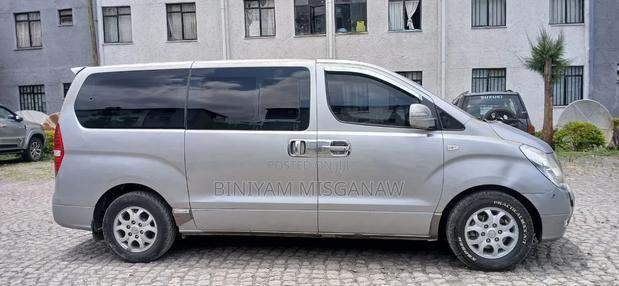 Hyundai H1 2015 Silver