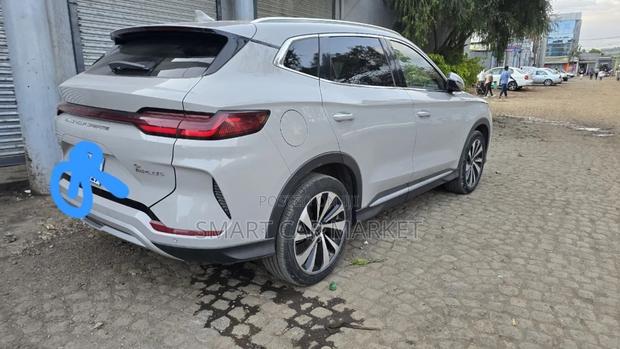 BYD Song Plus DM-i 2024 White