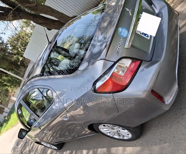 Mitsubishi Attrage 2021 Silver