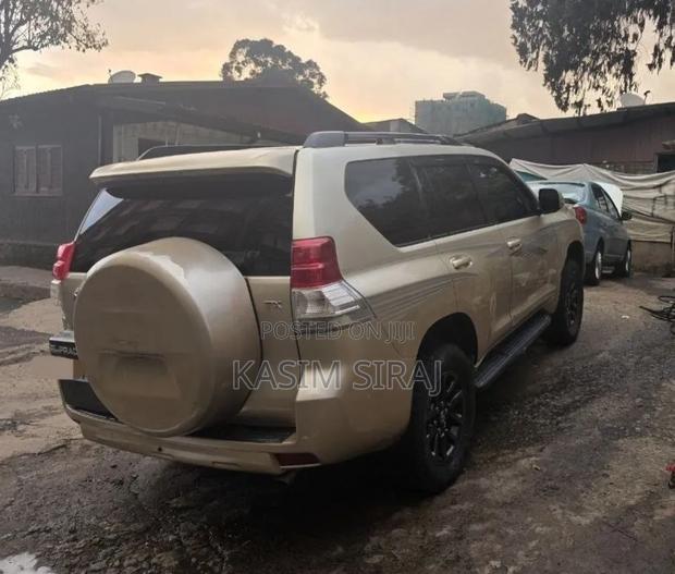 Toyota Land Cruiser Prado 3.0 D-4D 3dr 2007 Gold