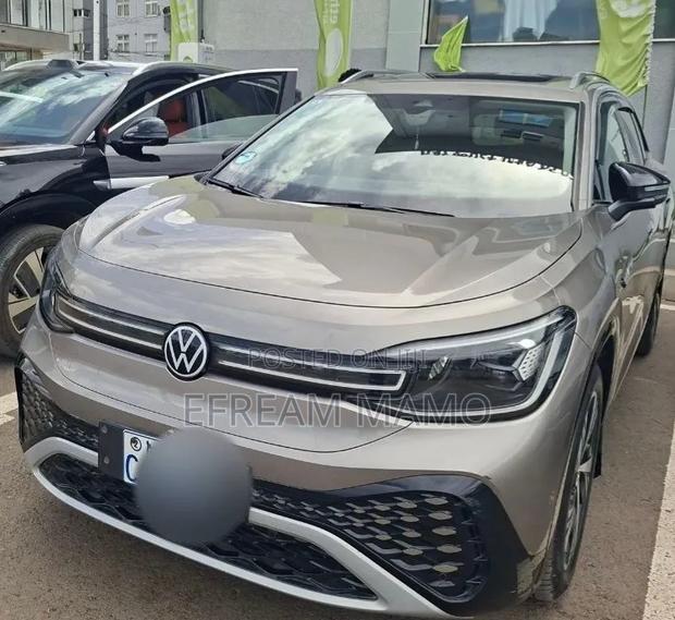Volkswagen ID.6 2024 Gold